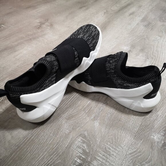 Skechers DLT-A Air Cooled Black/Grey/White Ladies Size 7 Slip On Sneakers - Picture 2 of 8